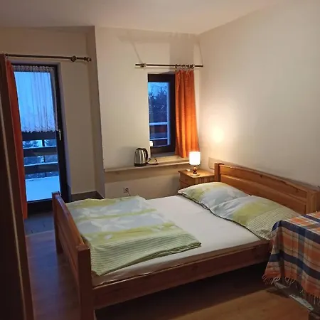 Pokoje, Prywatne Przy Stoku W Zielencu *